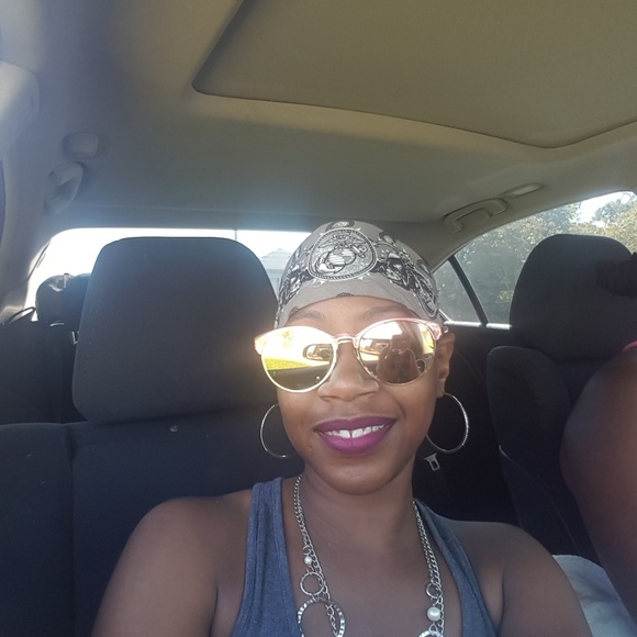 Meet the Posher Other - Meet your Posher, Tasha